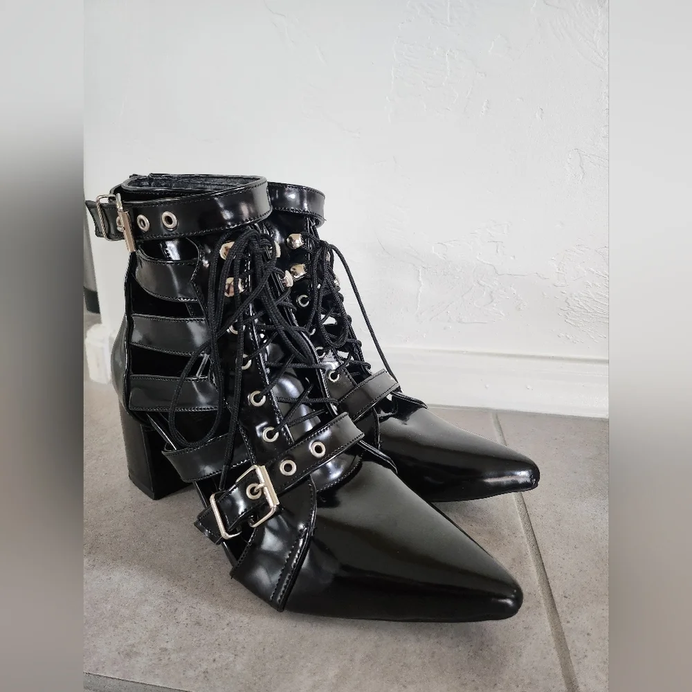 Boots - Picture 8 of 8